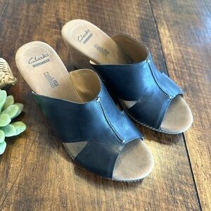 Clarks | “Lafley Mio” Black Leather Cork Wedge Heel Sandals